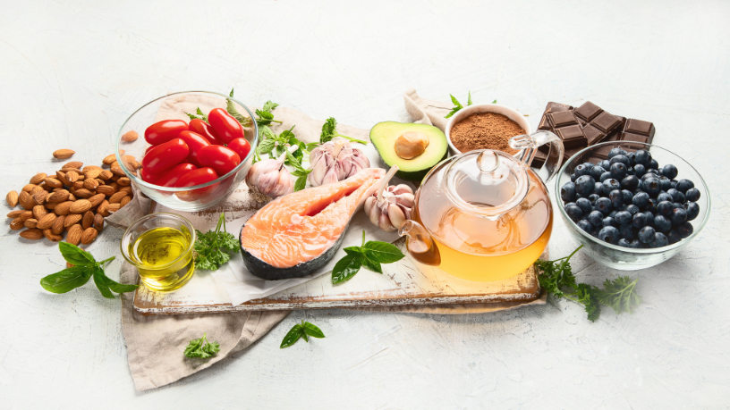 Descubra com Gustavo Luíz Guilherme Pinto quais alimentos anti-inflamatórios não podem faltar na sua rotina para mais equilíbrio e bem-estar.