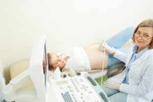 A Dra. Thaline Neves explica como a ultrassonografia geral se tornou uma aliada essencial para diagnósticos médicos rápidos e precisos.