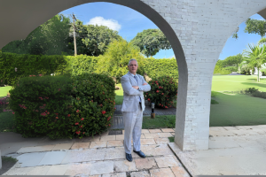 Leonardo Manzan apresenta as diferenças entre juros sobre capital próprio e dividendos na distribuição de lucros.