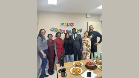 Oluwatosin Tolulope Ajidahun explica como o estresse contínuo pode desequilibrar o eixo hormonal e reduzir a fertilidade.