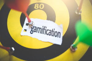 Sérgio Bento De Araújo mostra como a gamificação torna o aprendizado mais envolvente, despertando motivação, curiosidade e participação ativa.